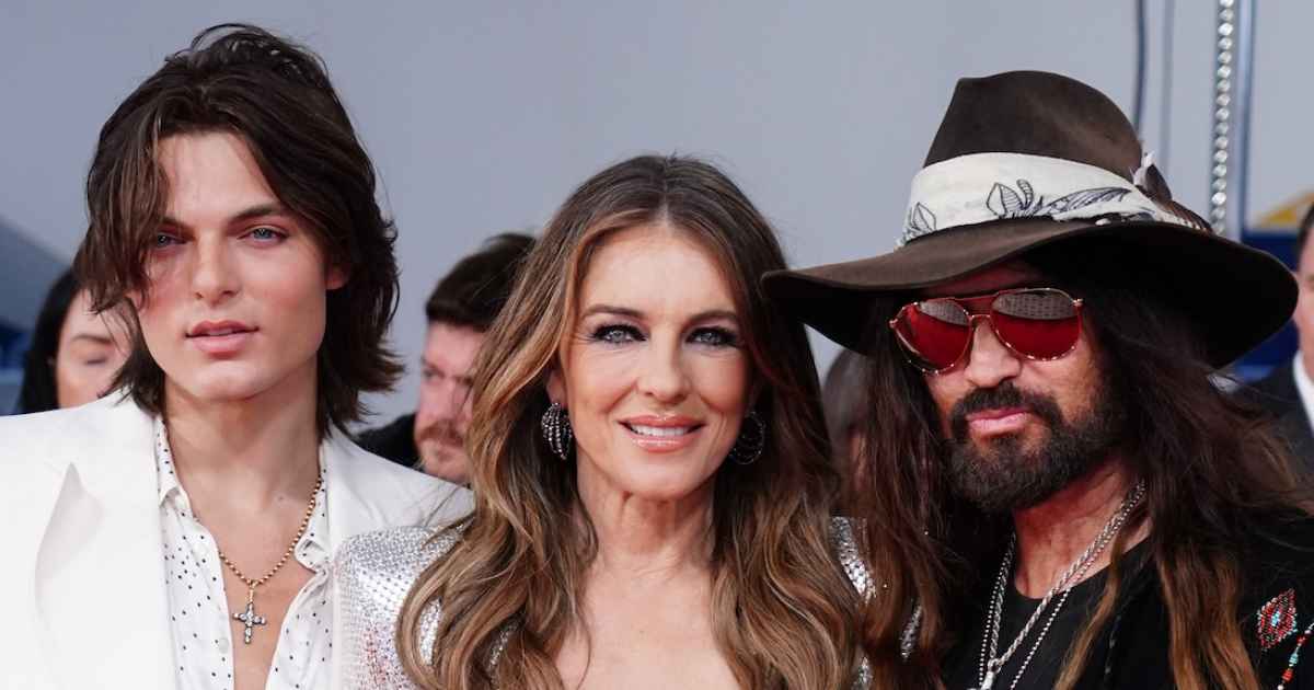 Billy Ray Cyrus and Elizabeth Hurley’s Relationship Timeline Billy Ray Cyrus and Elizabeth Hurley’s Relationship Timeline