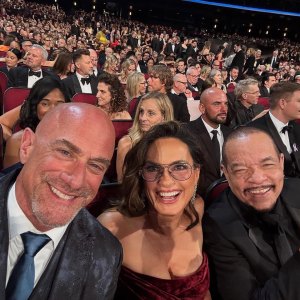 Emmys selfie gallery christopher meloni mariska hargitay ice t