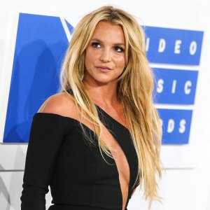 Feature 2538 Us Weekly Cover Britney Spears