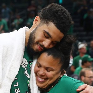 GettyImages-1397428770 Jayson Tatum Mom 2022