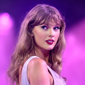 Taylor Swift Steals the Show at Travis Kelces NFL Game Despite Skipping It