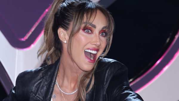Anahí en '¿Quién es la Máscara 2024? Temporada 6'.