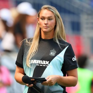GettyImages-2228576114-Kylie-Kelce-Recalls-Accidentally-Picking-Up-a-Literal-Turd-in-Kids-Bathroom