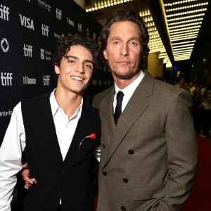 GettyImages-2233934022-Levi-McConaughey-Starting-to-Feel-Pressure-Being-Matthew-McConaugheys-Son