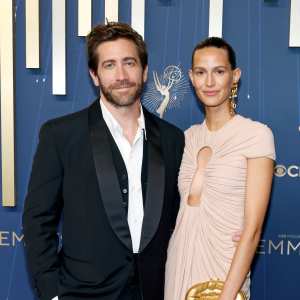 GettyImages-2235450112 Jake Gyllenhaal and GF Jeanne Cadieu Enjoy Date Night at 2025 Emmys