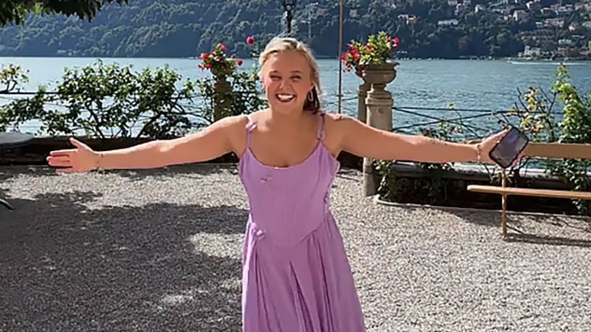 JoJo Siwa's Rare Dress Moment Leaves Former Dance Moms Costar Stunned | Us Weekly JoJo Siwa's Rare Dress Moment Leaves Former Dance Moms Costar Stunned | Us Weekly