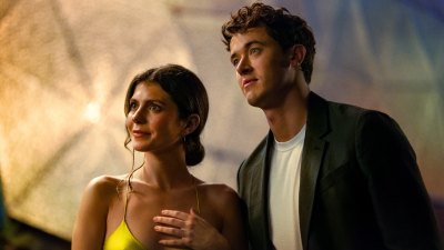 People We Meet on Vacation Trailer 1