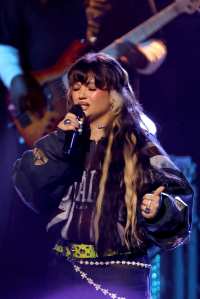 Who Is Lola Young? 5 Things to Know About the 'Messy' Singer | Us Weekly