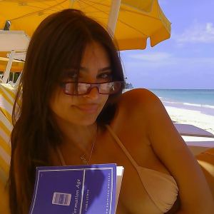 Emily Ratajkowski's Bikini Body and Washboard Abs Steal the Spotlight as She Wraps Up Her Vacation