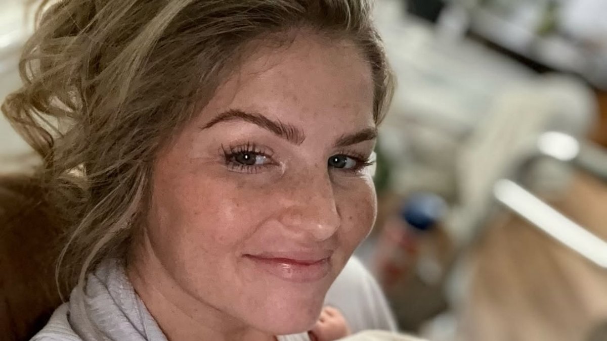 Erin Bates Says Christmas Feels Different After Near-Fatal Childbirth | Us Weekly