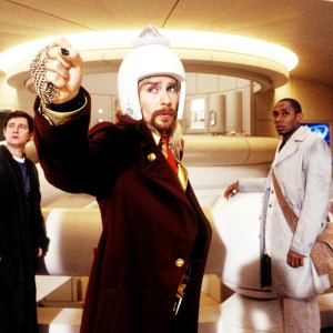 Martin Freeman, Sam Rockwell, Mos Def, Zooey Deschanel in The Hitchhiker's Guide to the Galaxy