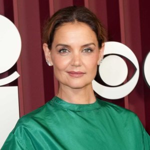 Katie Holmes Ballet Flats Lookalike