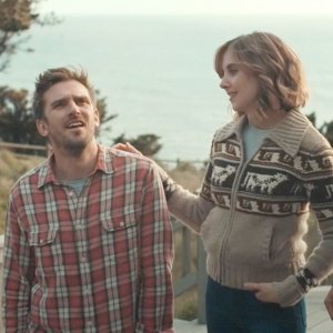 Dan Stevens, Alison Brie, Jeremy Allen White, Sheila Vand in The Rental