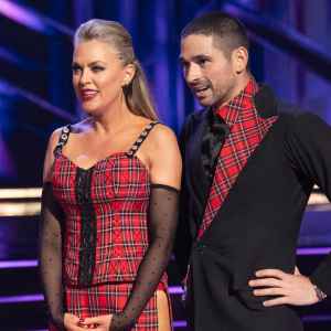 Elaine Hendrix Misses ‘DWTS’ Night After Going to the Hospital for Injury