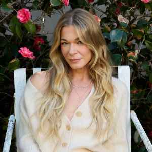 Feature LeAnn Rimes 2542 Us Weekly Cover Story