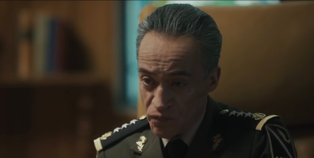 Roberto Sosa como el general Cifuentes en Dinastía Casillas