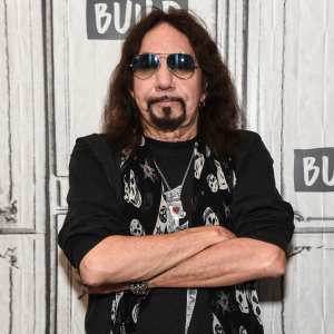 GettyImages-1052305542-Kiss-Guitarist-Ace-Frehley-Cause-of-Death-Revealed.jpg