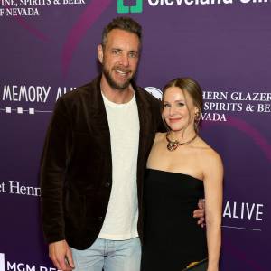 Kristen Bell Limits Comments on Instagram After Concering Dax Shepherd Caption