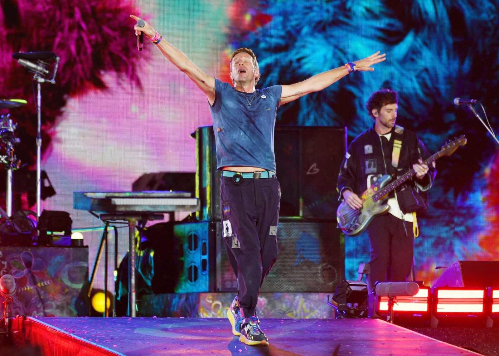 Ex Astronomer CEO Spotted With Wife After Coldplay Jumbotron Scandal | Us Weekly