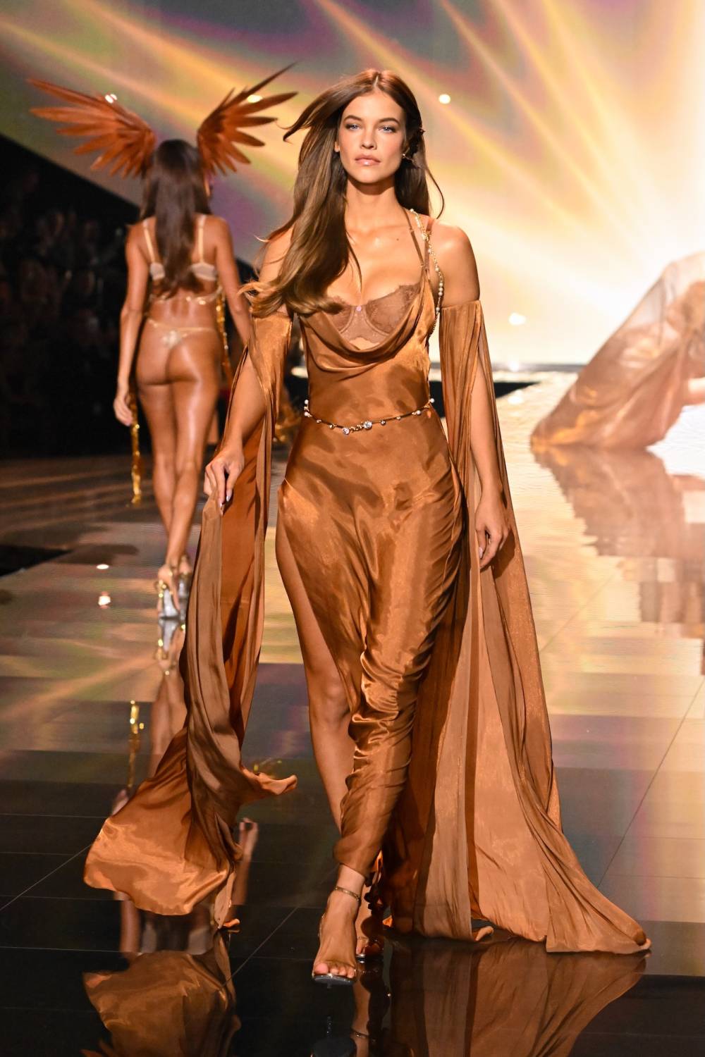 Dylan Sprouse Rates Wife Barbara Palvin's 2025 Victoria's Secret Fashion Show Outfits: '10 Is Too Low'