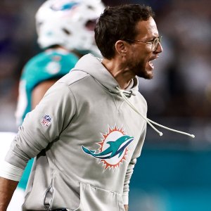 Coach Mike McDaniel Melts Down on Sideline Amid Boos From Fans