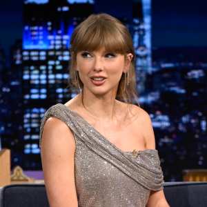 NUP_208932_02422-TaylorSwiftTonightShow.jpg