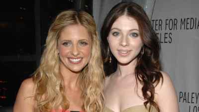 Sarah-Michelle-Gellar-and-Michelle-Trachtenberg-GettyImages-80332722