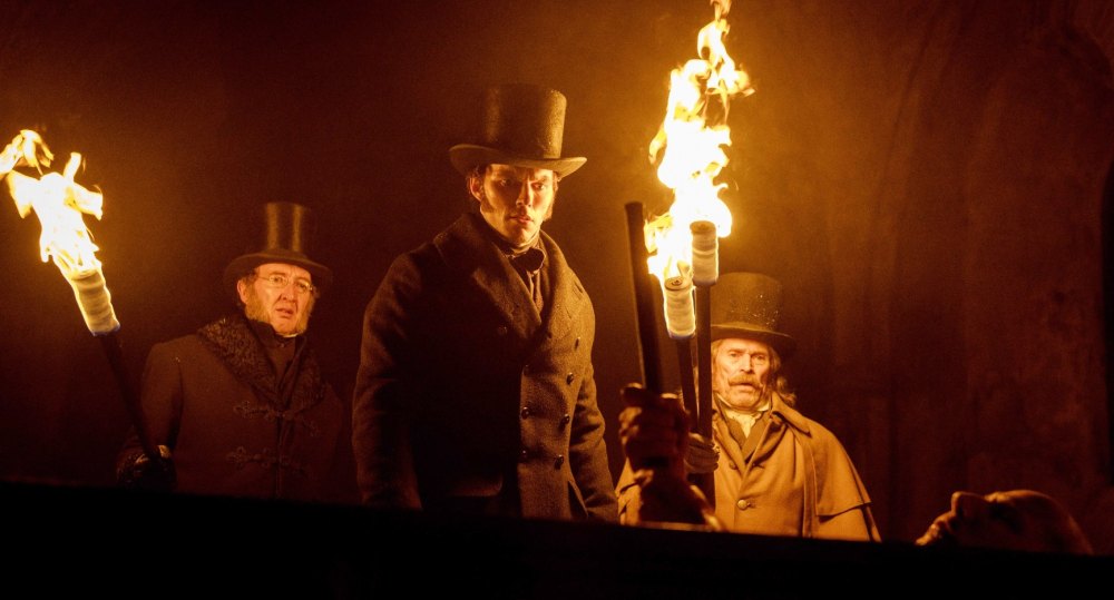 Ralph Ineson, Nicholas Hoult, Willem Dafoe in Nosferatu