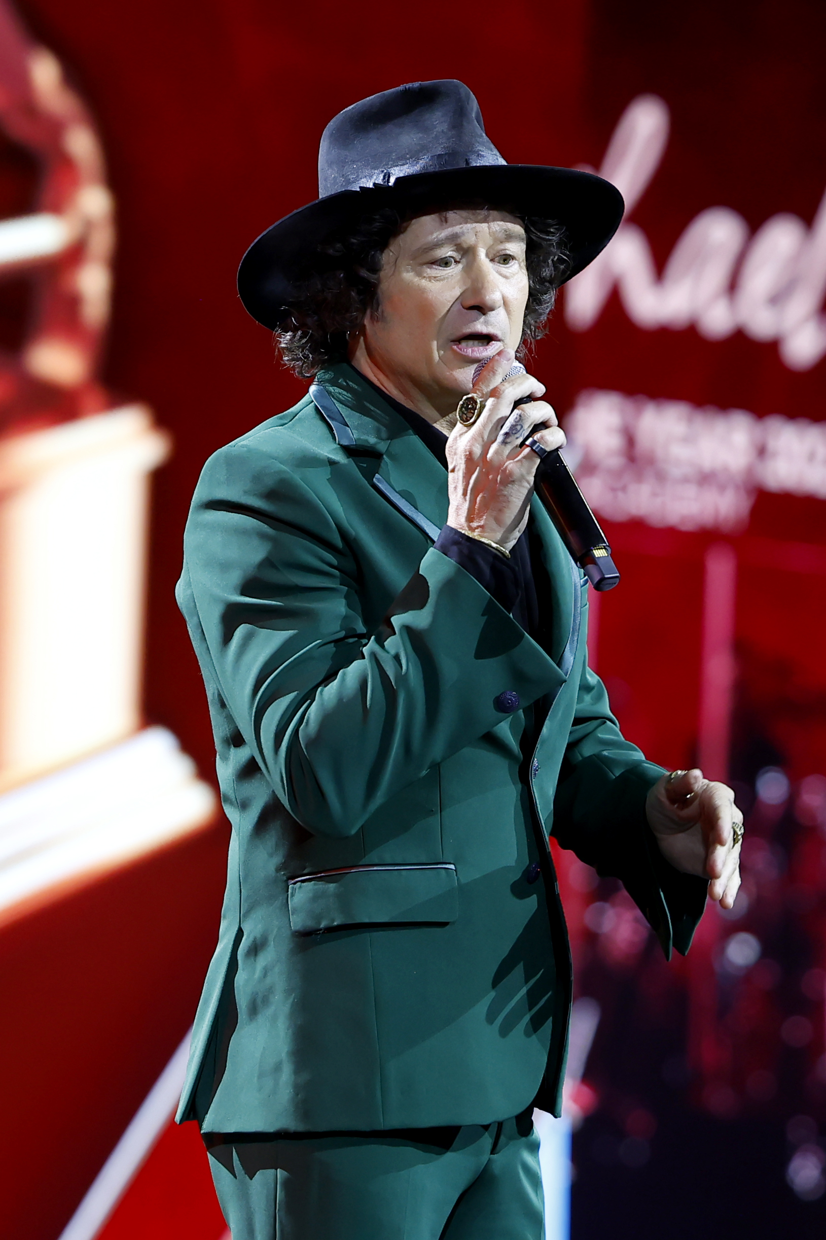 Latin GRAMMY 2025: Raphael recibe homenaje con memorables tributos
