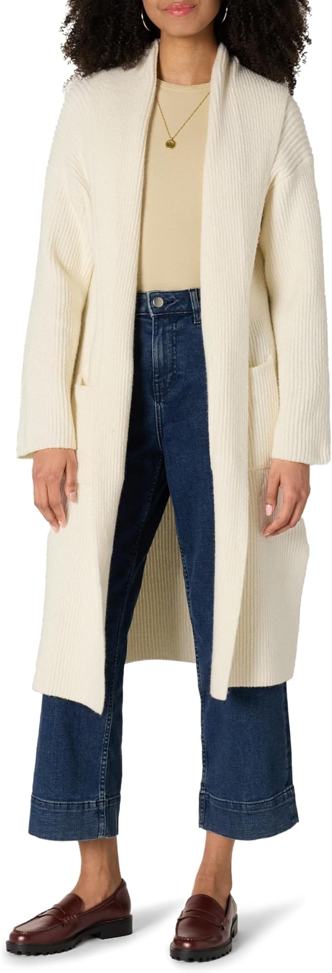 Women’s oversized long cardigan sweater in soft knit fabric.