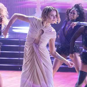 DWTS-Cast-Perform-on-Prince-Night-180161_EM104133