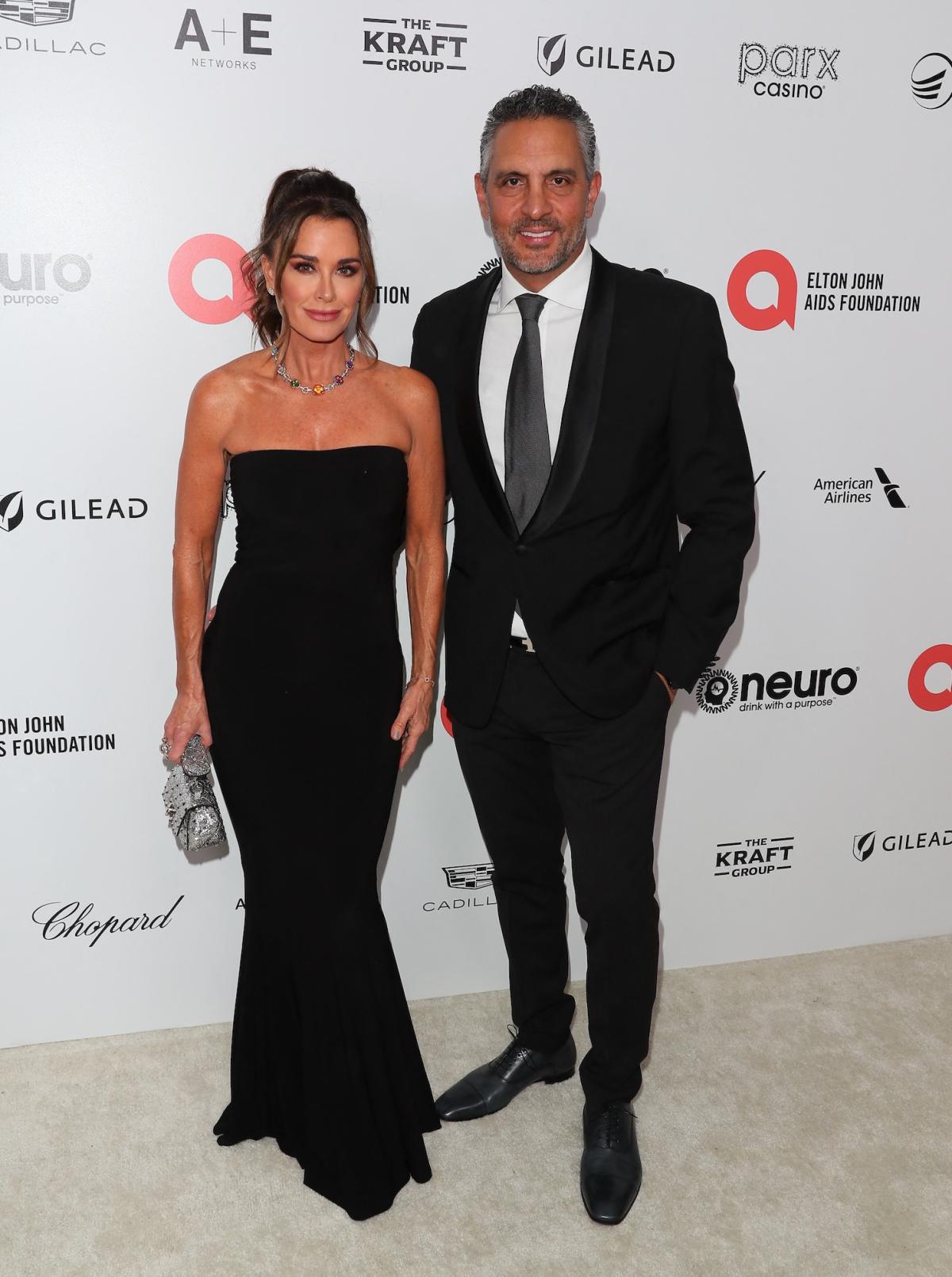 Mauricio Umansky Gives Update on Kyle Richards Friendship Ahead of 'RHOBH'