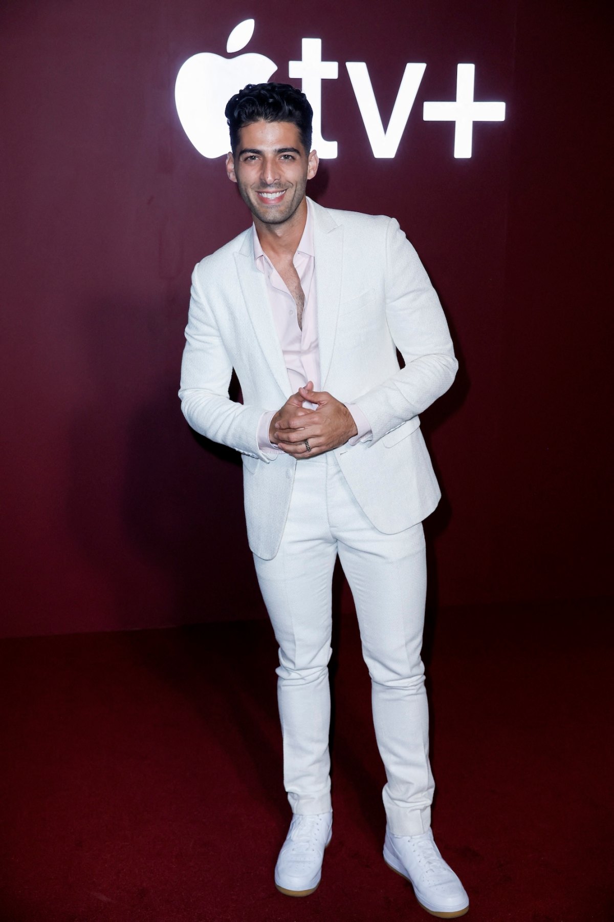 Jason Canela interpreta a Eddie en Palm Royale.