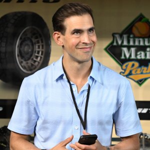 Fox Sports Joe Davis Reveals If He Peed During 18Inning World Series Game