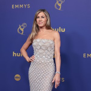 jennifer aniston luxury candle