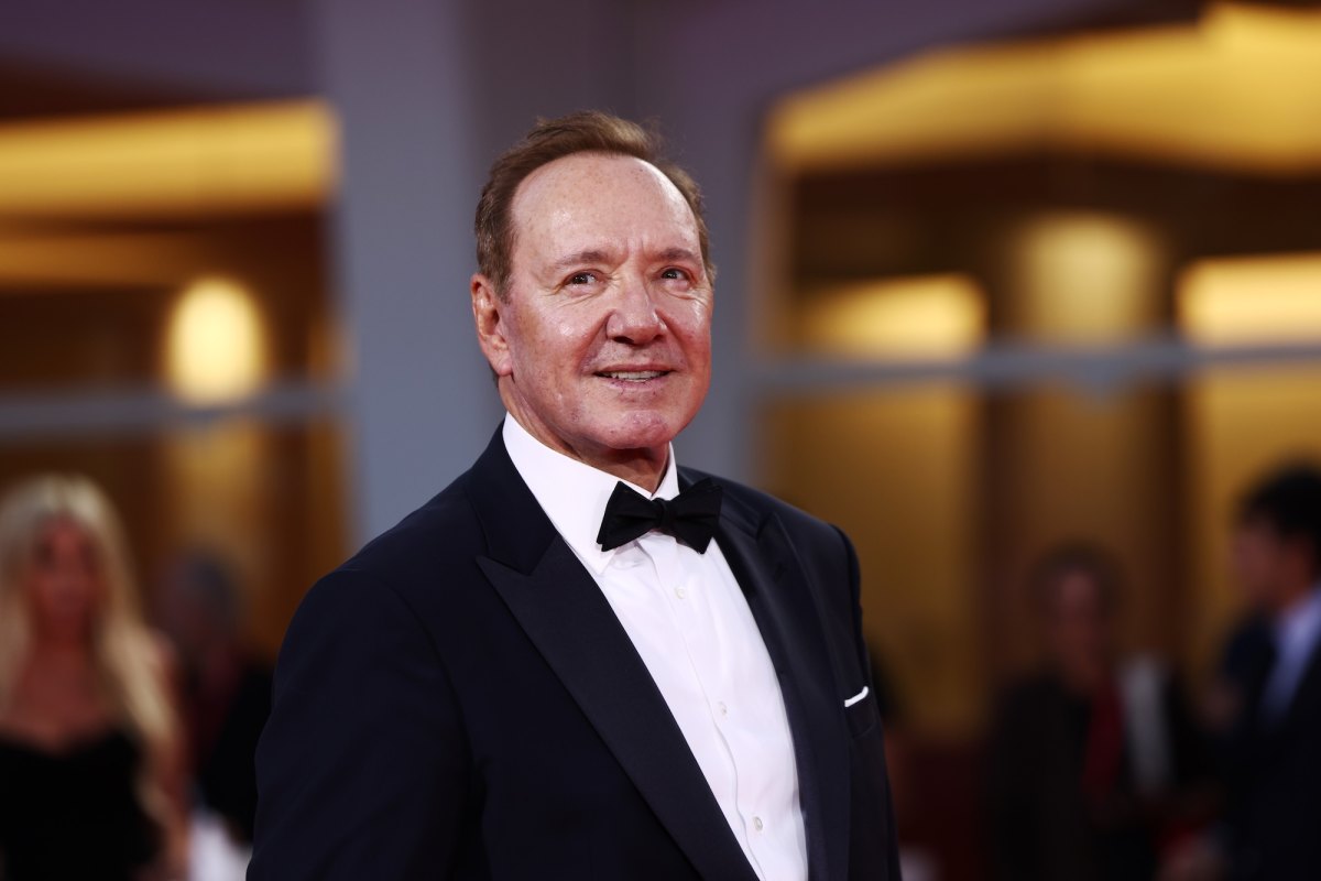 Kevin Spacey Has 'No Home,' 'Living in Hotels' After Sexual Assault Claims