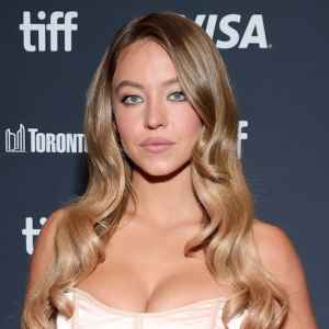 GettyImages-2233878569-Sydney-Sweeney-Reveals-How-She-Convinced-Her-Parents-to-Let-Her-Become-an-Actress-at-10-Years-Old.jpg