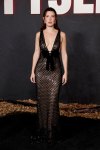 米莉·鮑比·布朗 (Millie Bobby Brown) 拒絕了讓她在《怪奇物語》紅毯上“微笑”的攝影師