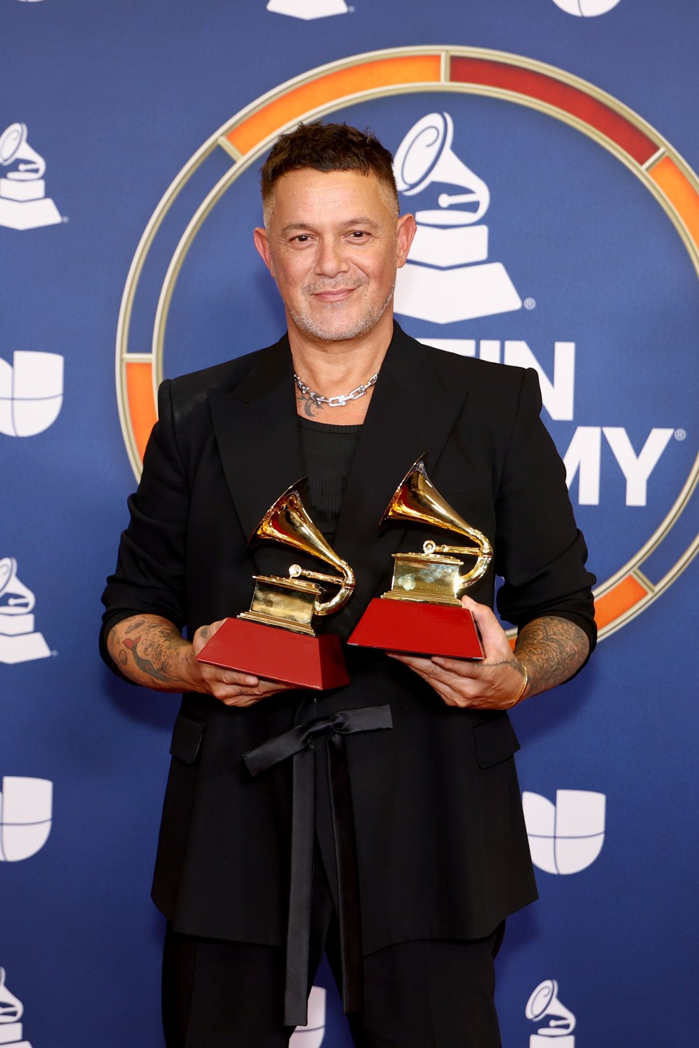 Alejandro Sanz ganó dos Latin GRAMMY en la 26a. entrega anual.