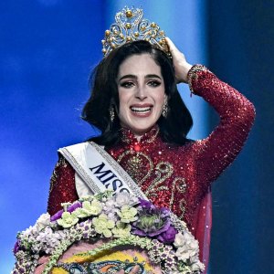 Miss Mexico Fatima Bosch Wins Miss Universe After Nawat Itsaragrasil Clash