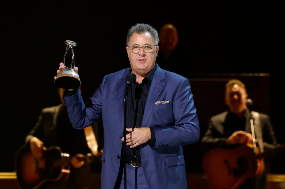 Best and Worst Moments From 2025 CMAs: From Lainey Wilson to Zach Top