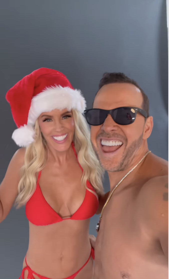 JennyMcCarthy-and-DonnieWahlberg-ChristmasCard-1