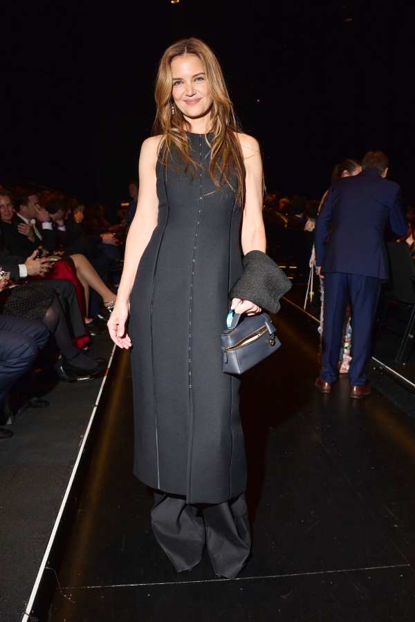 Photo inspiration: Fresh Look at Katie Holmes Stuns In A Tailored Dress And Glowy Glam