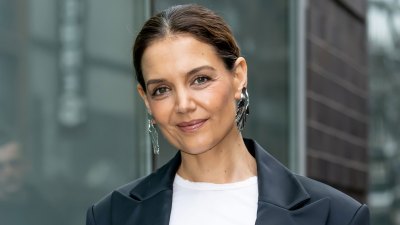 NEW YORK, NEW YORK - FEBRUARY 06: Actress Katie Holmes is seen arriving to the Christian Siriano Fall/Winter 2025 fashion show at Chelsea Industrial on February 06, 2025 in New York City. (Photo by Gilbert Carrasquillo/GC Images)