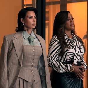 Kim-Kardashian-and-Niecy-Nash-Alls-Fair-175369_0161R2C