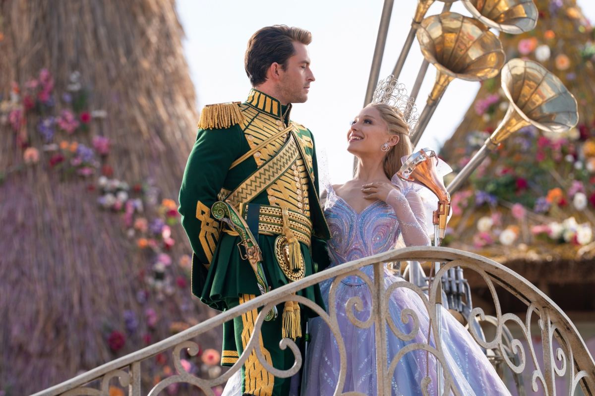 MCDWIFO_UV028 Why Kissing Scene Between Glinda and Fiyero Was Cut From Wicked: For Good
