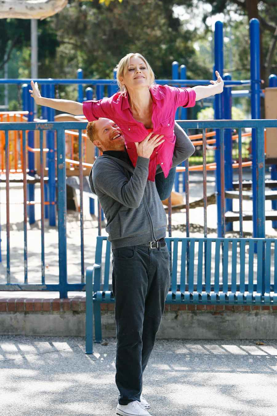 Most Memorable TV Siblings Through the Years From Wednesday to Stranger Things Jesse Tyler Ferguson Julie Bowen