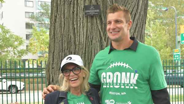 Rob Gronkowski Mourns the Death of Former Patriots Cheerleader CharityTeams Founder Susan Hurley