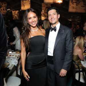 gettyImages-2245817950-jessica-alba-danny-ramirez