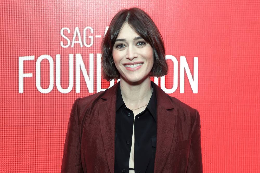 Lizzy Caplan Mean Girls